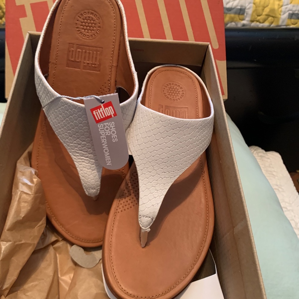 White FitFlops Sz 6